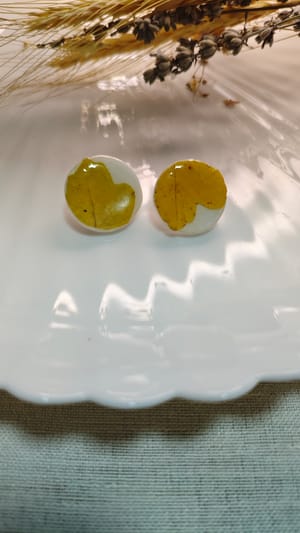 🌿 Fragmente de Eternitate: Cercei Stud cu Frasin - Thumbnail 1